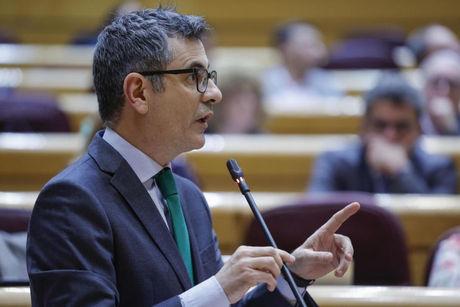 El ministro de la Presidencia, Justicia y Relaciones con las Cortes, Félix Bolaños, en la sesión de control del Senado