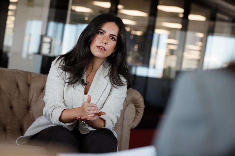 La portavoz parlamentaria de Vox, durante la entrevista