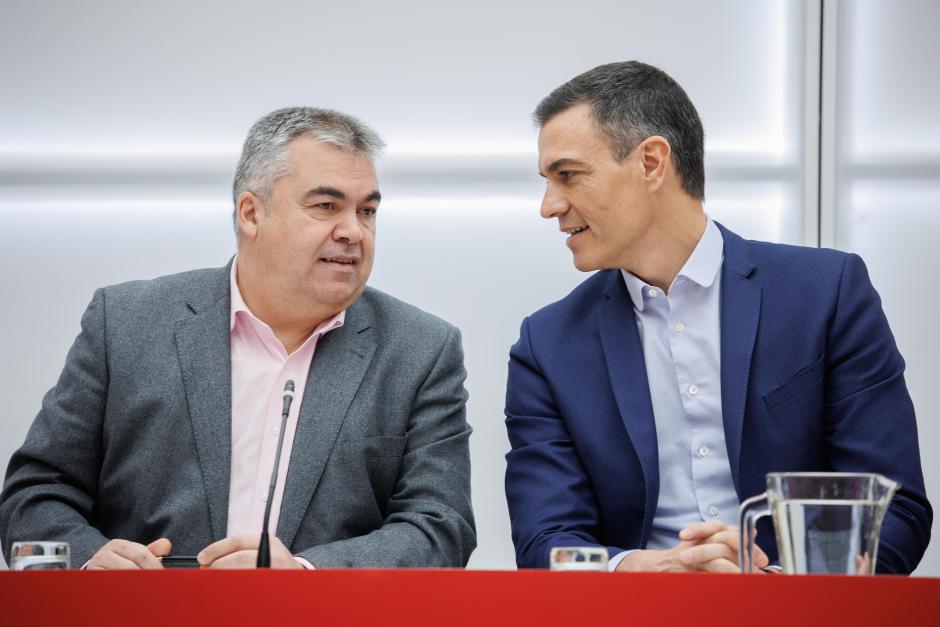 Pedro Sánchez y Santos Cerdán en la Ejecutiva Federal del PSOE de 2023