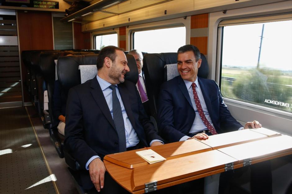 Pedro Sánchez y José Luis Ábalos en 2019