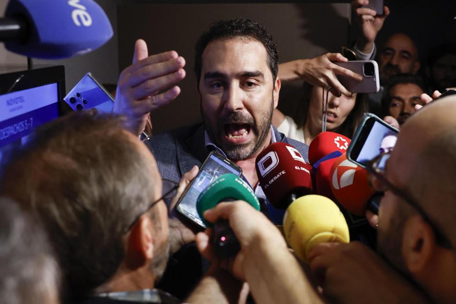 El empresario Víctor de Aldama (c), investigado en el caso Koldo