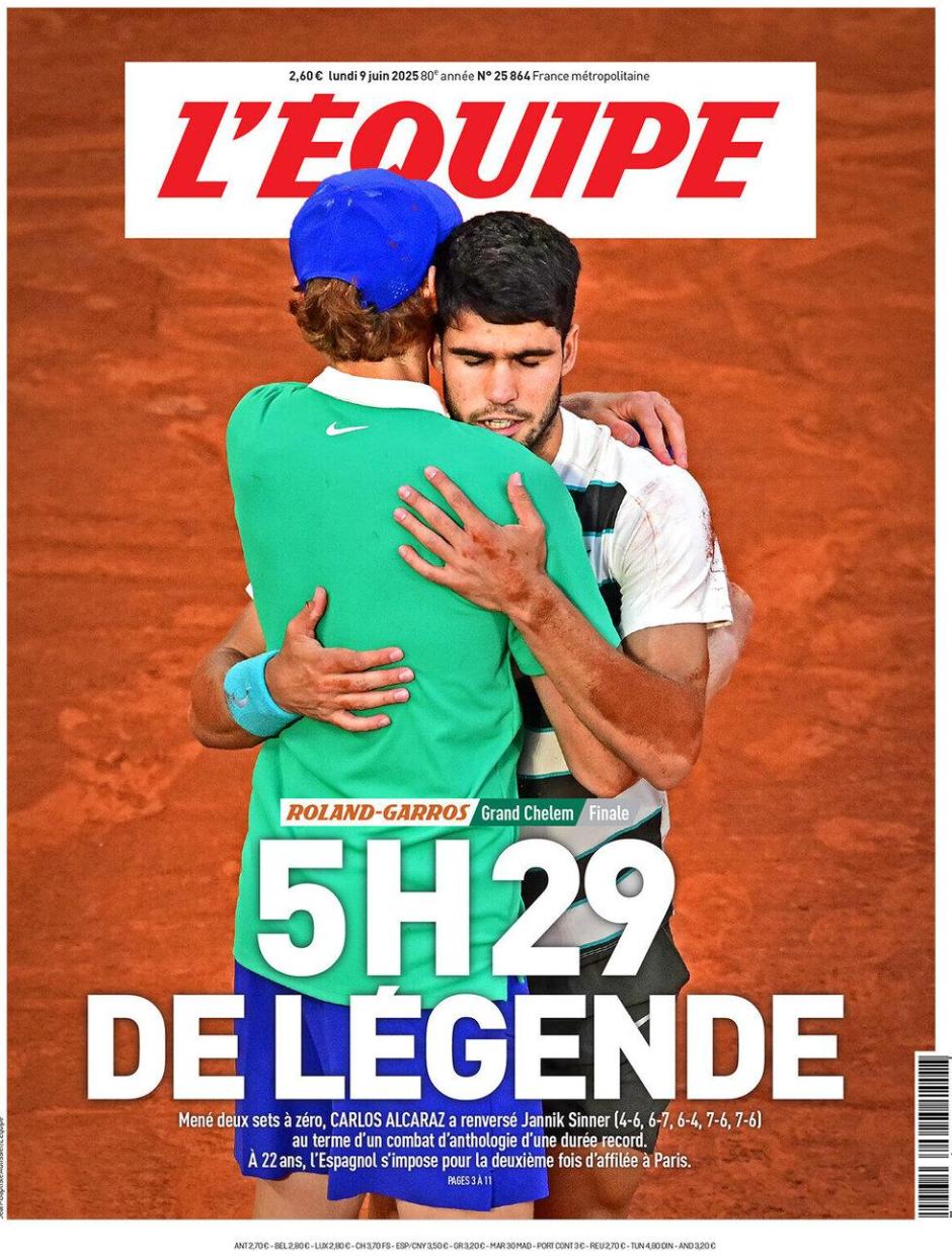 En su portada en papel, L'Equipe se limita a resaltar la duración de la final más larga de la historia, sin hacer referencia al vencedor