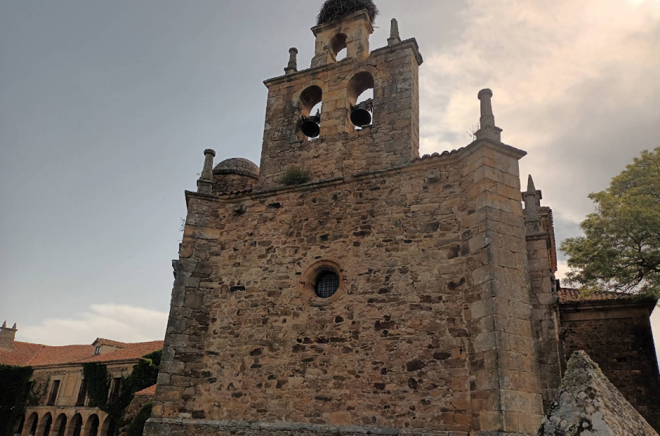 Iglesia que forma parte del inmueble
