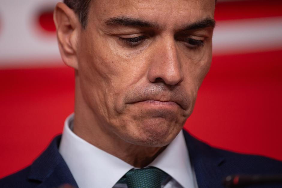 El secretario general del PSOE y presidente del Gobierno, Pedro Sánchez, durante una rueda de prensa, en la sede del PSOE