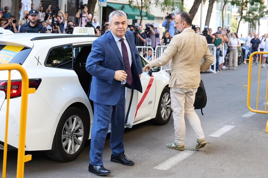 El exsecretario de Organización del PSOE Santos Cerdán a su llegada a declarar en el Tribunal Supremo, a 30 de junio de 2025, en Madrid

JESUS HELLIN - EUROPA PRESS
30/6/2025