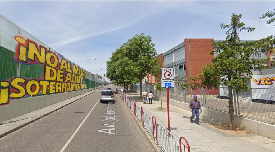 Una pintada contra la instalación de pantallas acústicas en Palencia