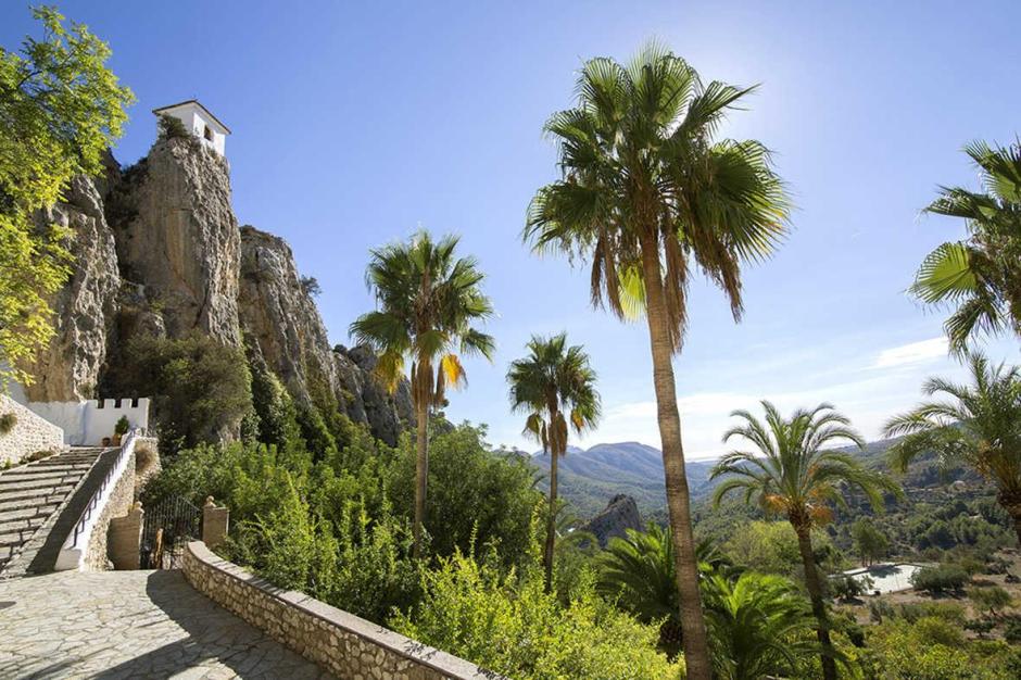 Imagen de la llegada al castillo de Guadalest, Alicante