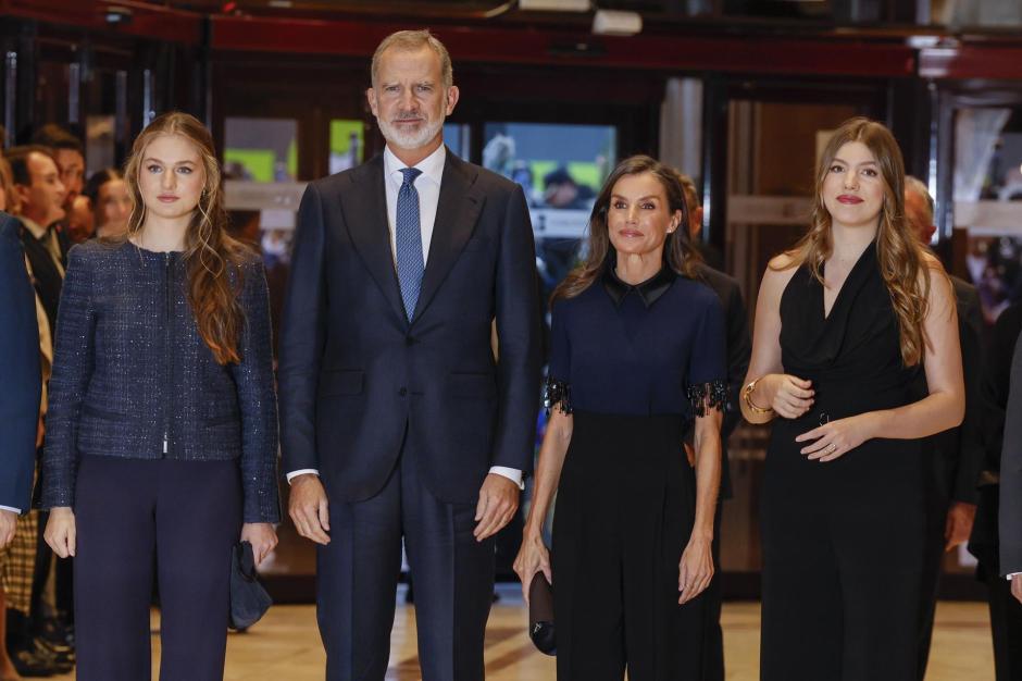 Los Reyes con la Princesa de Asturias y la Infanta Sofía, en el Auditorio Príncipe Felipe