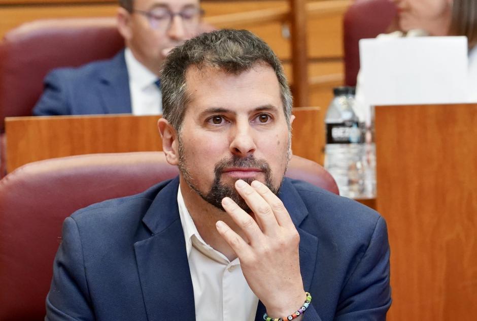 Luis Tudanca, en el Pleno de las Cortes de Castilla y León, el pasado abril