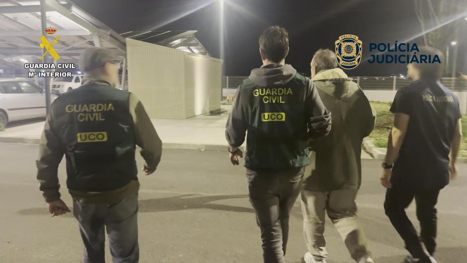 Momento en que Natalio Grueso es extraditado a España