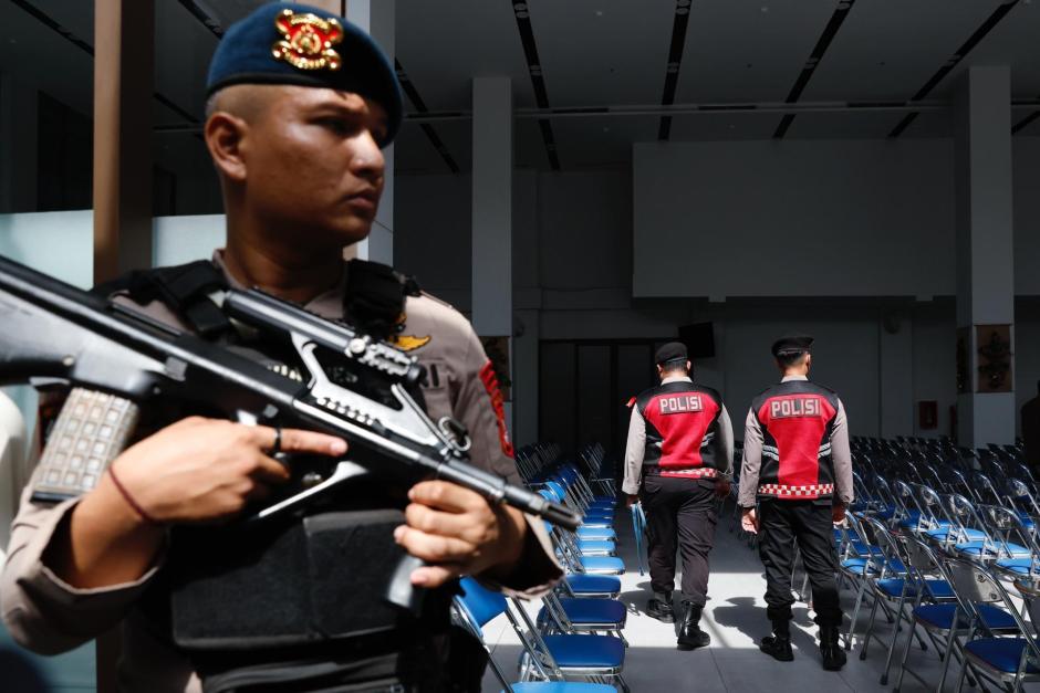 El temor a posibles ataques terroristas de fundamentalistas islámicos obliga a redoblar los registros policiales