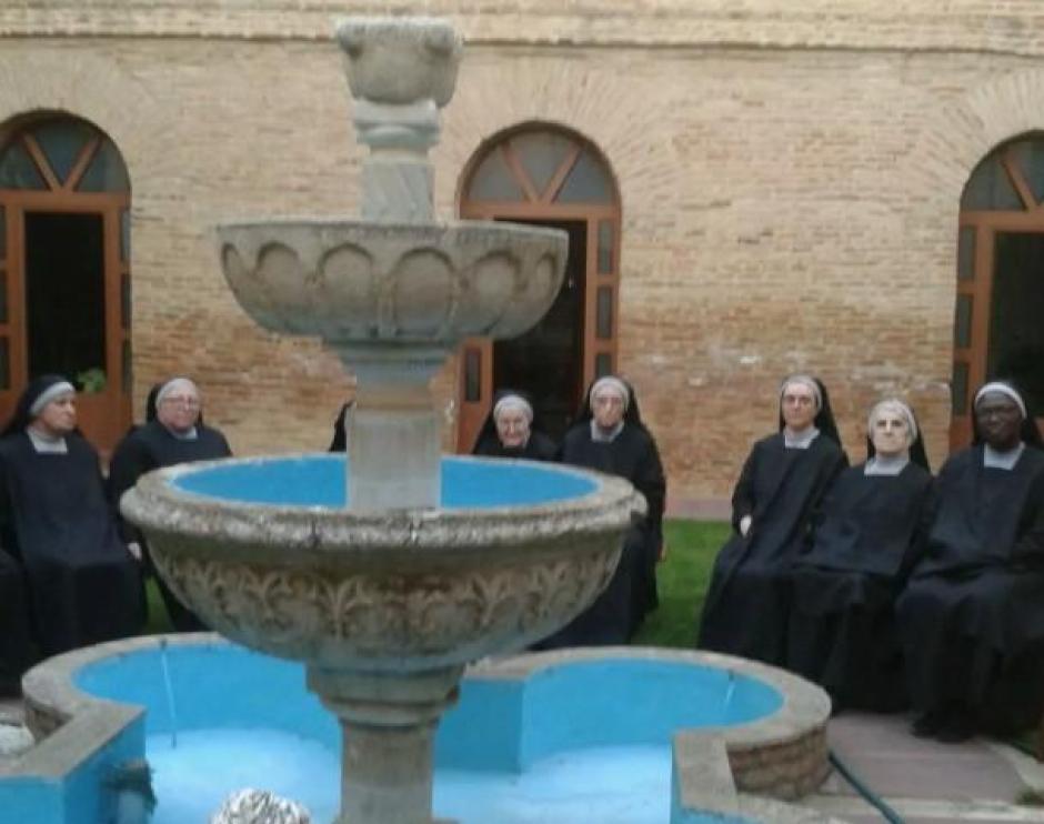 Las monjas de clausura del Monasterio de la Santa Cruz en Sahagún (León)