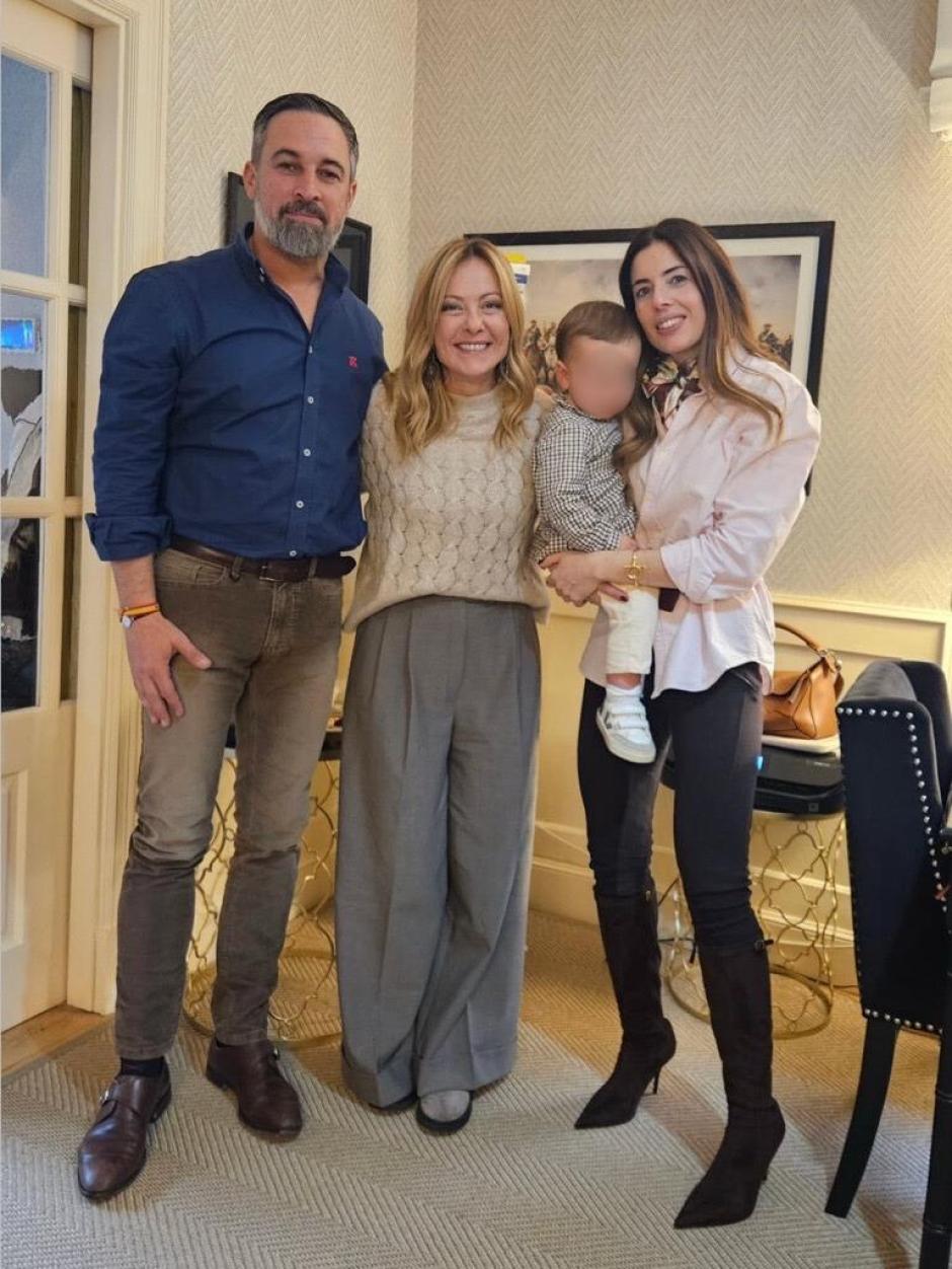 Santiago Abascal, Meloni y Lidia Bedman