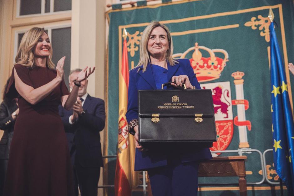 La exministra, Pilar Alegría traspasa la cartera de Educación a la nueva titular, Milagros Tolón