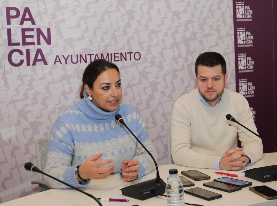 La alcaldesa de Palencia, Miriam Andrés; y el concejal del área de Urbanismo, Agenda Urbana, Medio Ambiente, Obras y Movilidad, Álvaro Bilbao