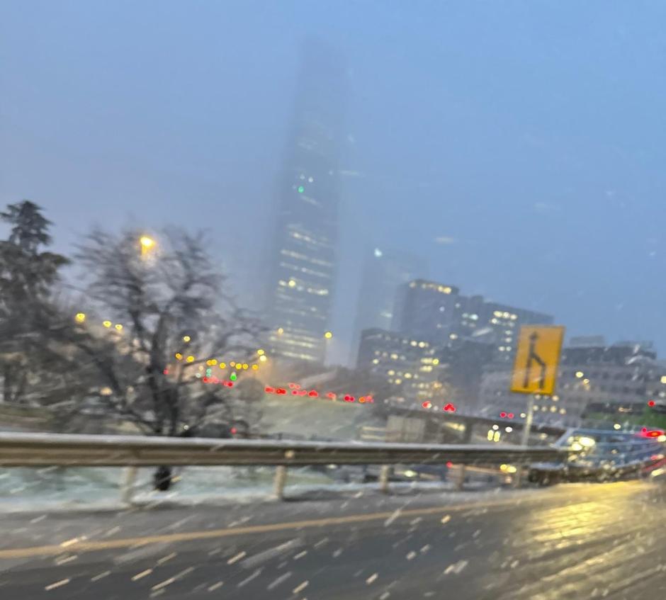 Imagen de las torres de la Plaza de Castilla en el acceso por la A-1