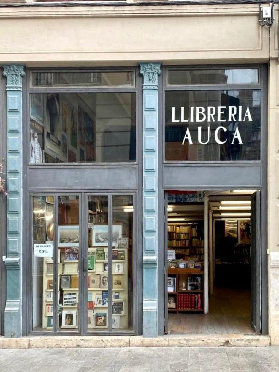 Imagen de archivo del escaparate de Llibreria Auca de Valencia