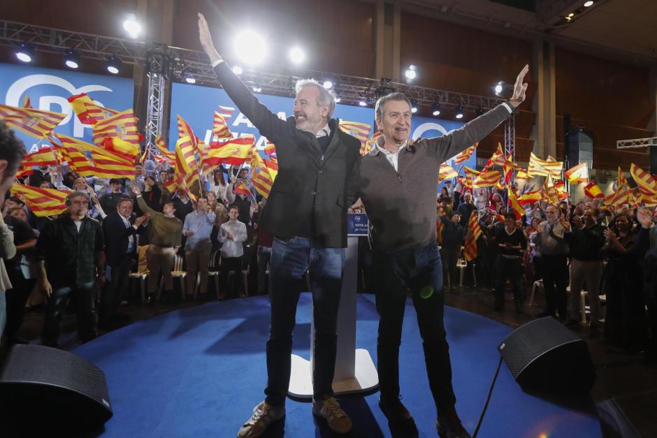 El presidente del Partido Popular, Alberto Núñez Feijóo (d) y el candidato Jorge Azcón