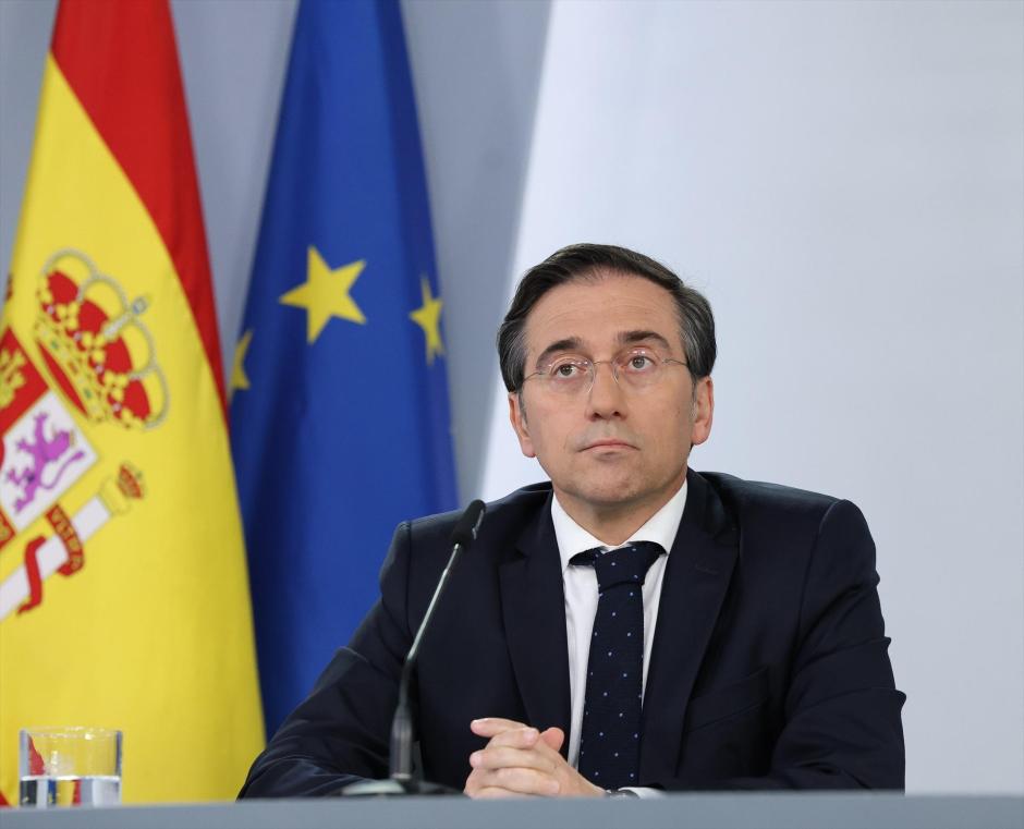 El ministro de Asuntos Exteriores, Unión Europea y Cooperación, José Manuel Albares, durante la rueda de prensa tras la celebración del Consejo de Ministros en el Palacio de la Moncloa, a 24 de marzo de 2026, en Madrid (España). El Consejo de Ministros ha aprobado hoy la modificación del Real Decreto 1277/2003, de 10 de octubre, por el que se establecen las bases generales sobre autorización de centros, servicios y establecimientos sanitarios, para limitar la práctica asistencial a profesionales con la titulación y competencias adecuadas.

Marta Fernández / Europa Press
24/3/2026