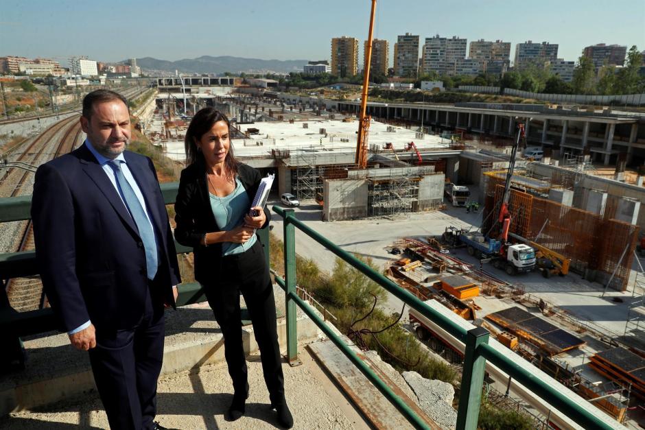 El exministro José Luis Ábalos junto a la expresidenta de Adif Isabel Pardo de Vera