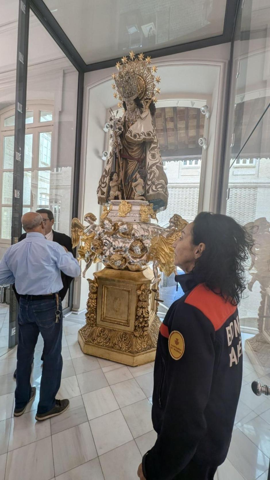 Imagen de la talla de la Virgen de los Desamparados de la Tabacalera de Valencia.