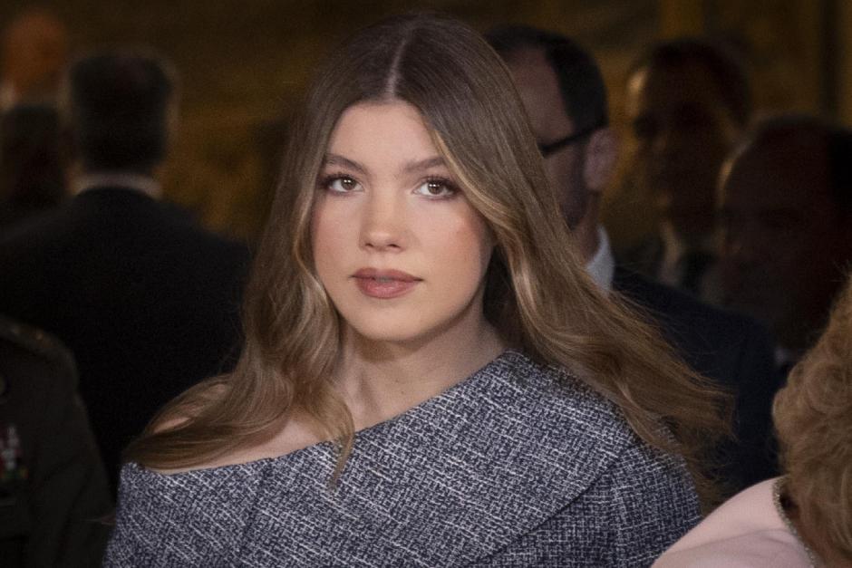 La Infanta, durante la imposición del Toisón de Oro a su abuela, la Reina Sofía, el pasado noviembre