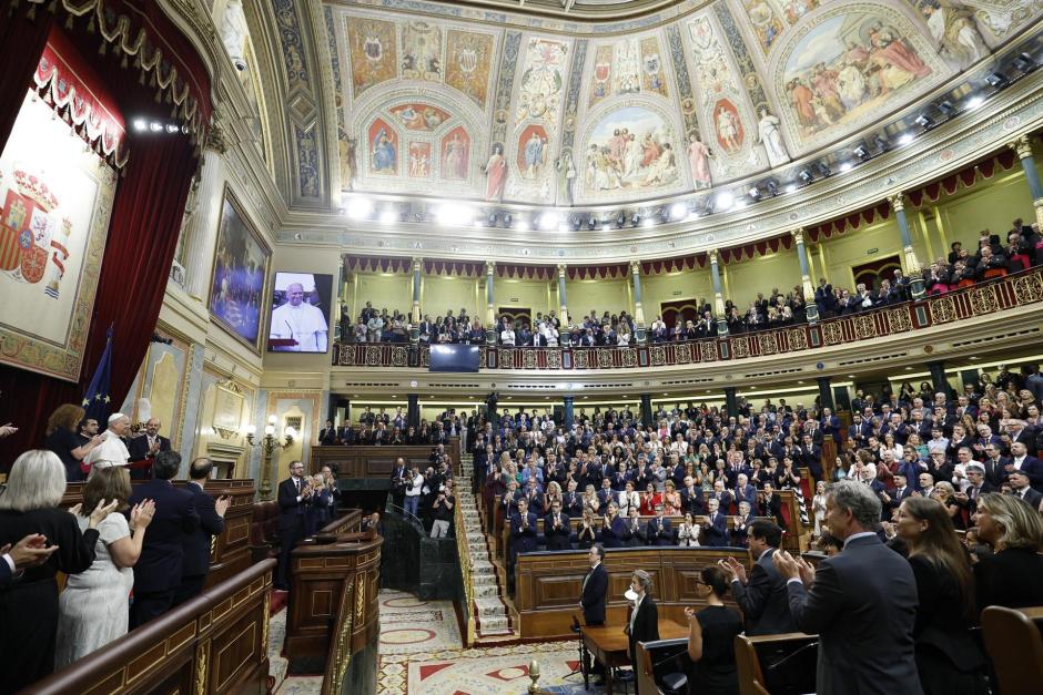 El Papa León XIV es ovacionado tras el esperado e histórico discurso que el Sumo Pontífice ha pronunciado en el Congreso