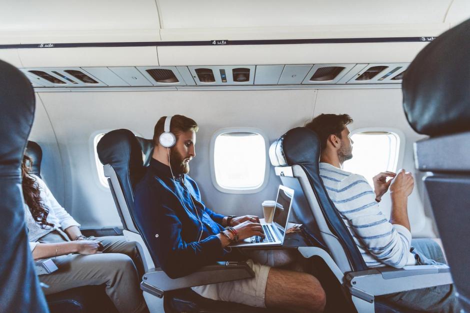Viajar el avión tiene sus consecuencias en el organismo