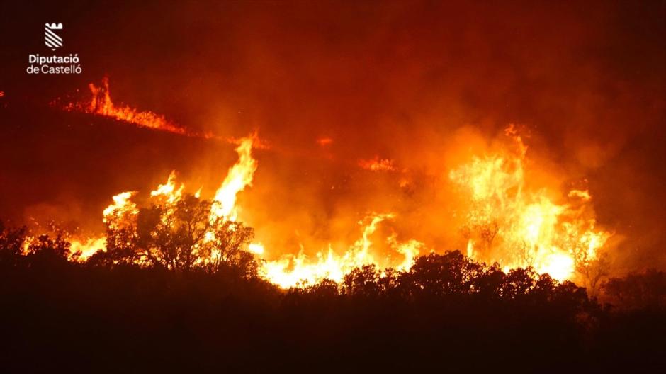 Imagen del incendio forestal en la Sierra Calderona

REMITIDA / HANDOUT por CONSORCIO DE BOMBEROS DE CASTELLÓN
Fotografía remitida a medios de comunicación exclusivamente para ilustrar la noticia a la que hace referencia la imagen, y citando la procedencia de la imagen en la firma
21/8/2026
