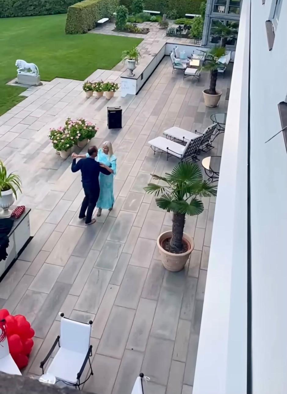 Los Príncipes de Noruega celebran sus bodas de plata en casa
