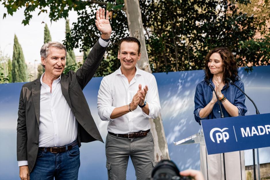 La presidenta de la Comunidad de Madrid, Isabel Díaz Ayuso (d), el presidente local y portavoz del PP en el Ayuntamiento de Getafe, Antonio José Mesa (c), y el presidente del PP, Alberto Núñez Feijóo (i), durante la inauguración de las Jornadas Parlamentarias del Grupo Popular de la Asamblea de Madrid, en el hotel EXE Getafe, a 5 de septiembre de 2026, en Getafe, Madrid (España). La sexta edición de estas Jornadas han contado con mesas de trabajo en las que los diputados han puesto en marcha las bases para la preparación de las próximas elecciones autonómicas y municipales.

Carlos Luján / Europa Press
05/9/2026