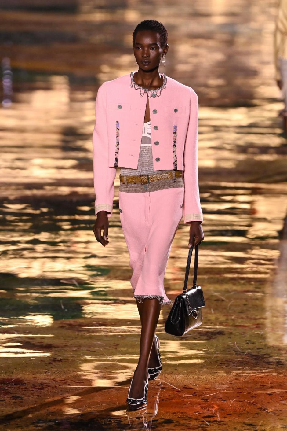 Imagen del desfile de Chanel de este lunes 5 de octubre