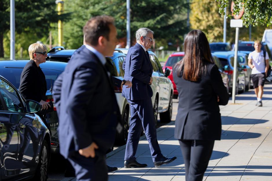 El ex presidente del Gobierno, José Luis Rodríguez Zapatero, asiste a la capilla ardiente de su padre, Juan Rodríguez García-Lozano, junto a su esposa, Sonsoles Espinosa