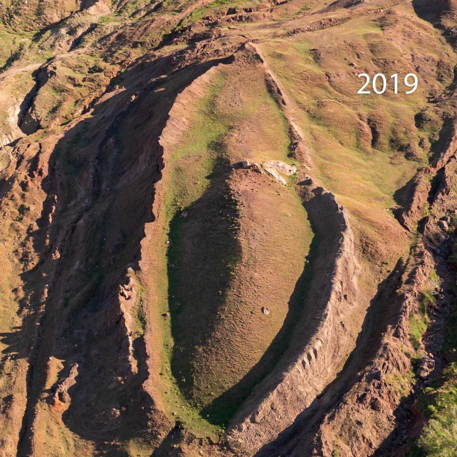 Fotografía moderna tomada con dron que revela la magnitud total de la formación encontrada en Turquía