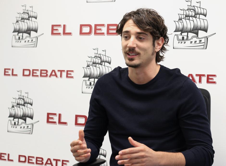 Manuel González en la redacción de El Debate