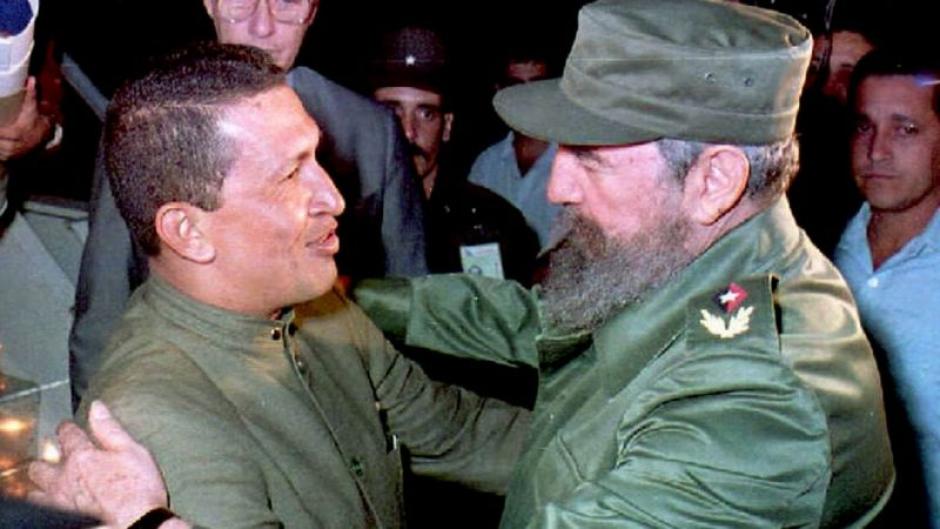 El dictador comunista Fidel Castro junto a Hugo Chávez