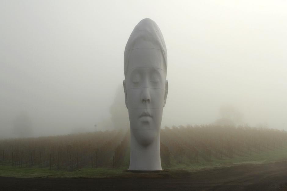La escultura «Sanna», de Jaume Plensa, situada en el valle de Napa, en California, en 2016.