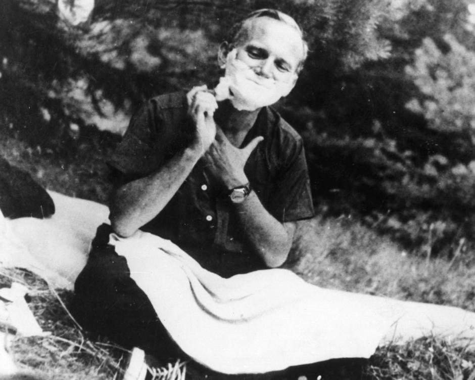Foto de  Karol Józef Wojtyła antes de su vida religiosa