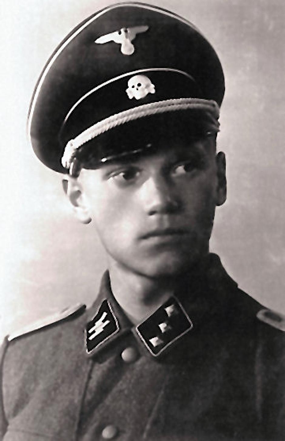 Lauri Törni con el uniforme del Waffen SS