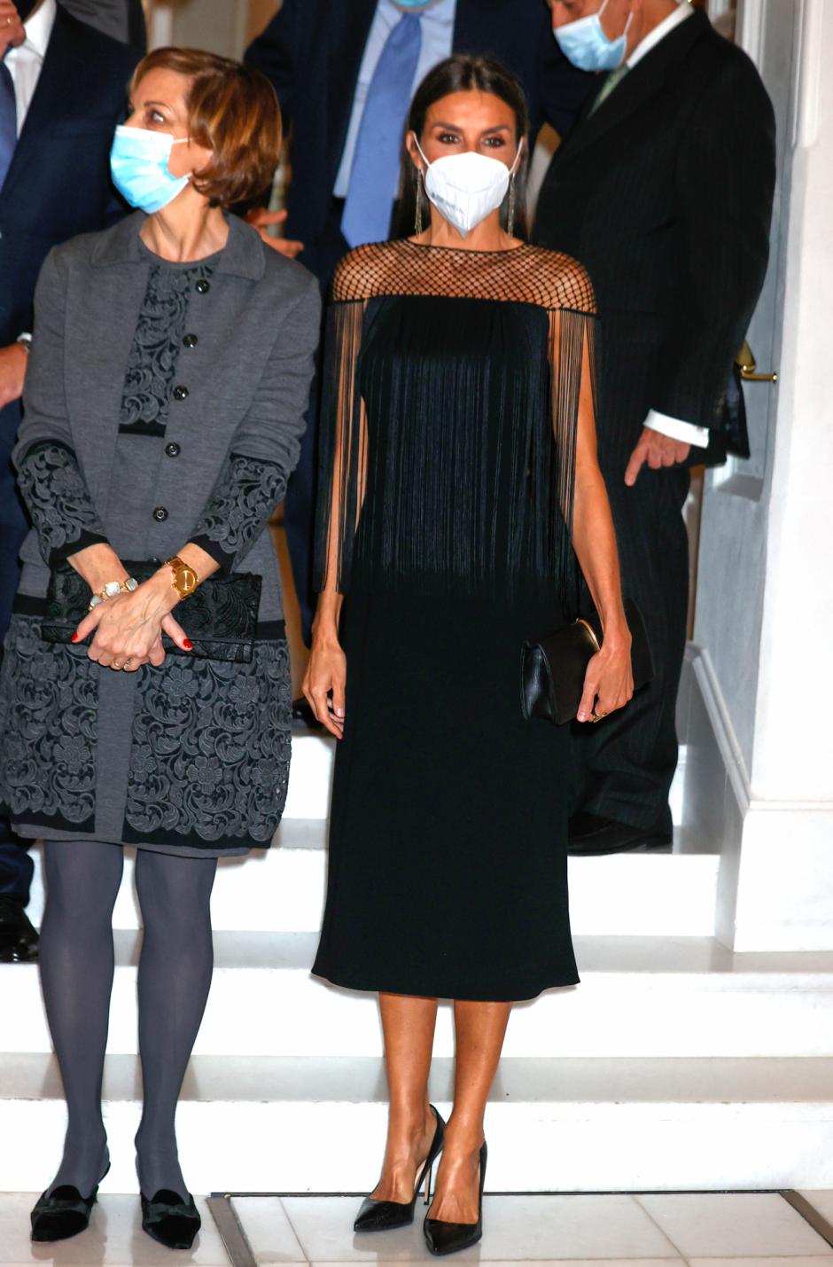 Enten Slepen iets La Reina Letizia triunfa con su vestido de Hugo Boss