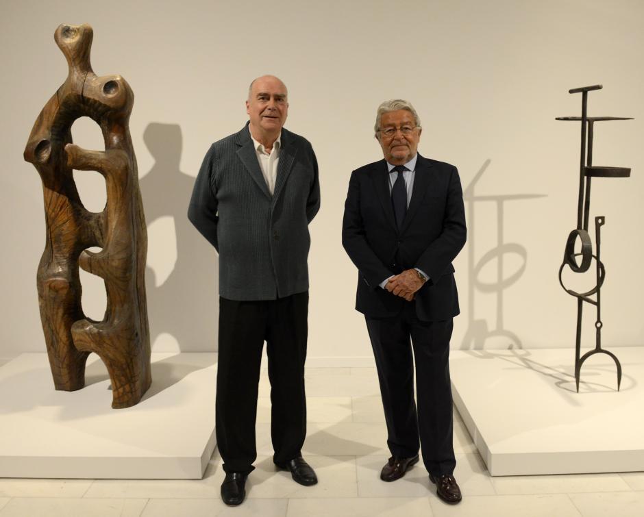 El comisario de la exposición, Javier González Durana, y Rafael Alcón, presidente de la Fundación Bancaja