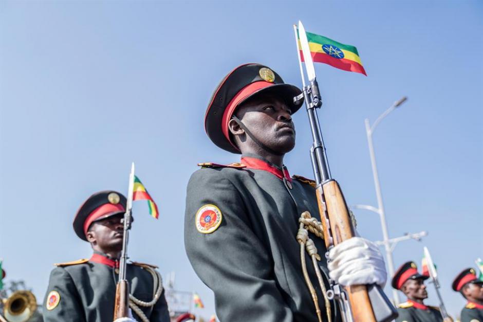 Las fuerzas armadas de la República de Etiopía durante una marcha militar