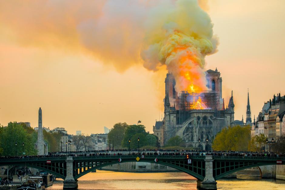 Imagen del incendio en Notre Dame el 15 de abril de 2019