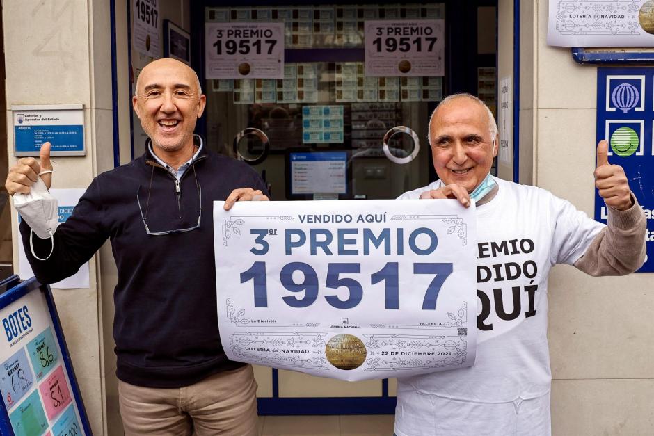 Los loteros de la administración de loterías número 16, ubicada en la calle Jativa 16, Valencia
