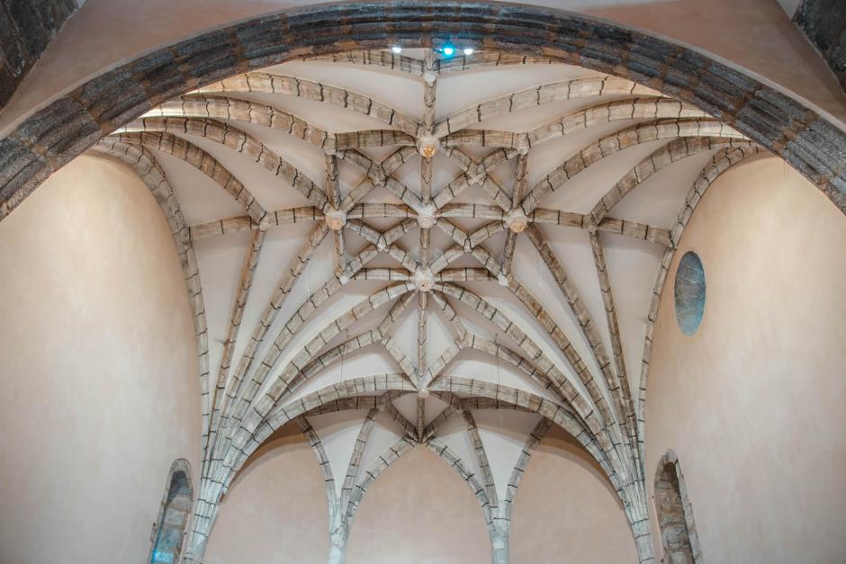 Bóveda de Juan Guas en la iglesia de Santa María de las Nieves