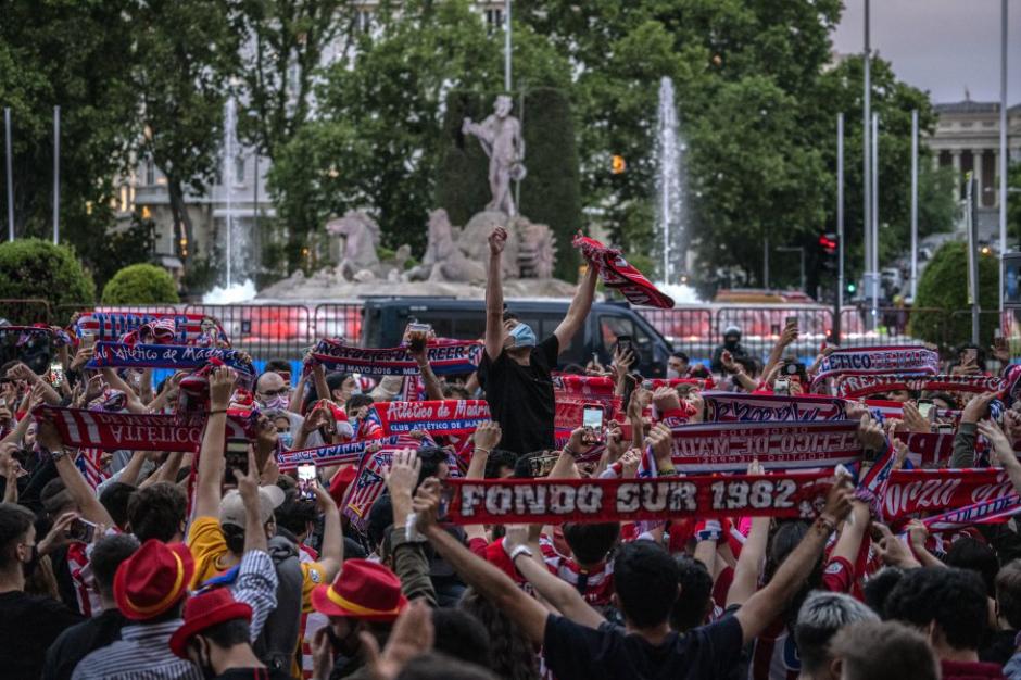 Celebración de los aficionados del Atlético de Madrid en la Fuente de Neptuno
