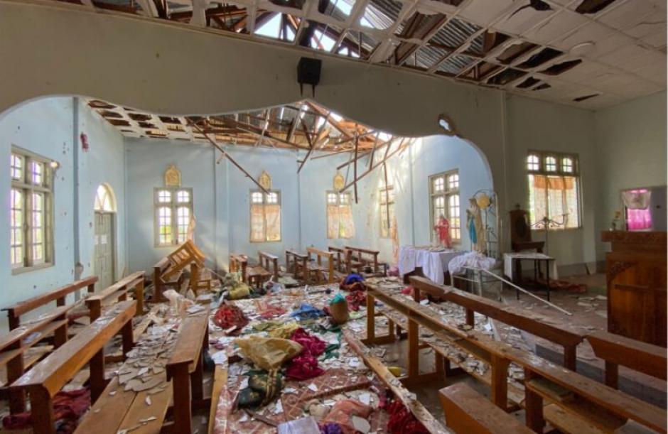 La iglesia de Kayan Tharyar, en el estado birmano de Kayah, fue bombardeada en mayo