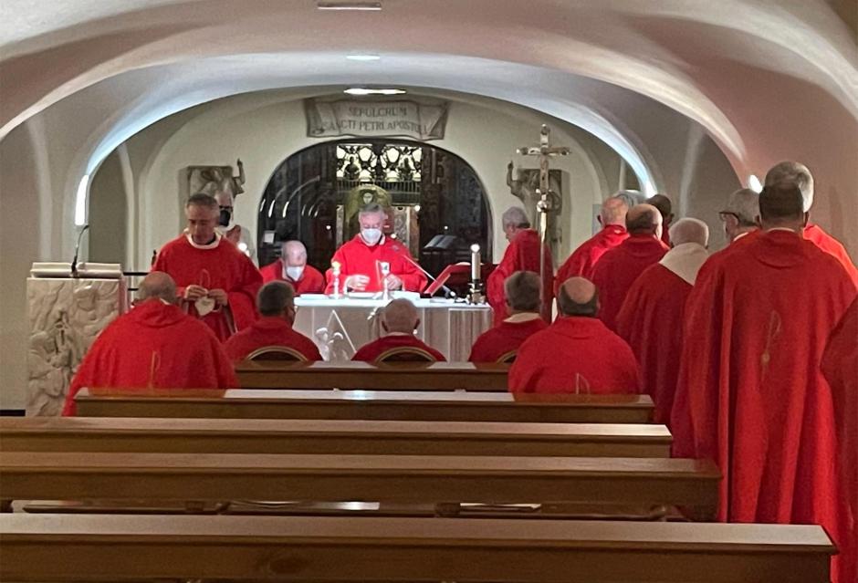 Los obispos españoles celebran misa en la Basílica de San Juan de Letrán