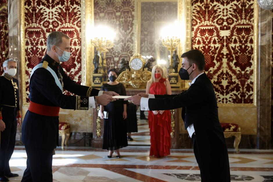 Felipe VI recibe las Cartas Credenciales del embajador de la República de Armenia Sos Avestyan, esta mañana en el Palacio Real de Madrid.
