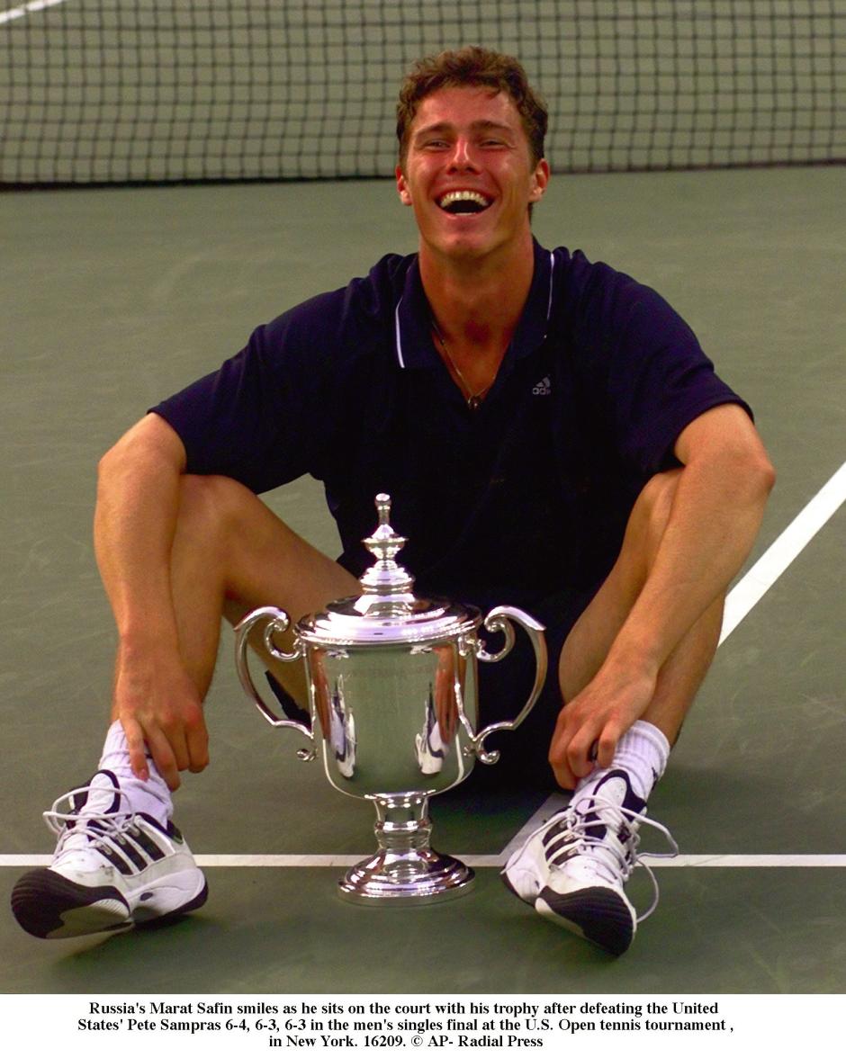 Marat Safin con su trofeo del US Open 2000